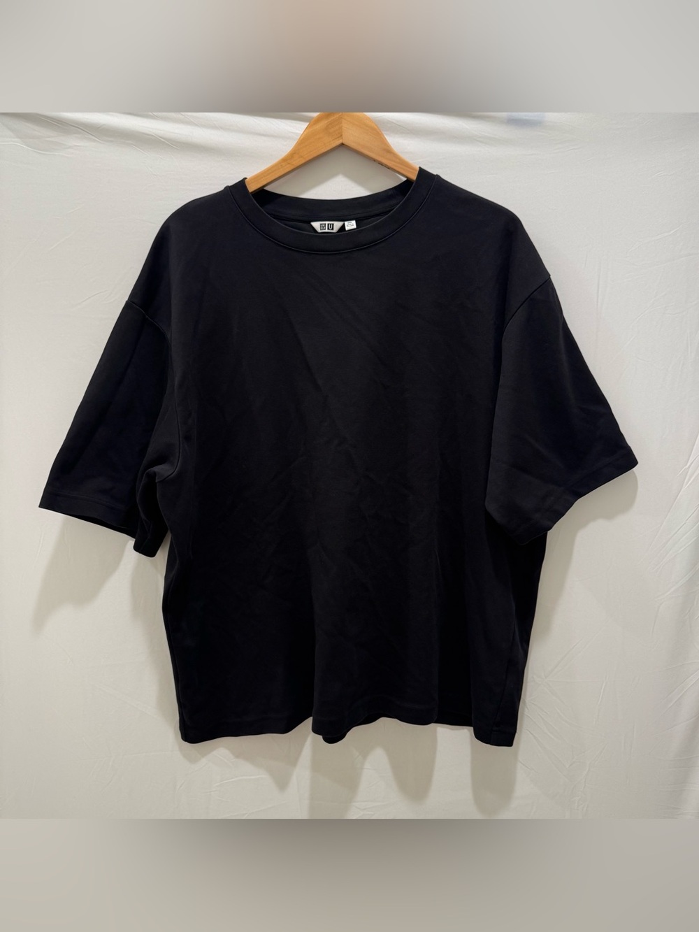 Uniqlo Airism 2XL Men's Black Crewneck T-Shirt - Classic Casual